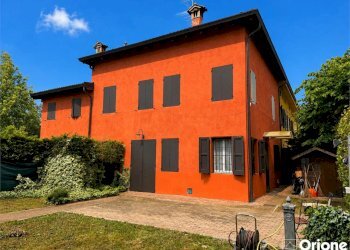 Porzione di casa Modena - foto 1