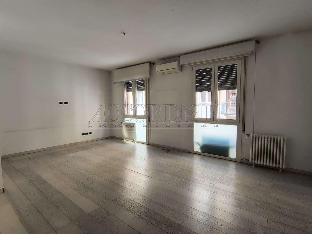 IMG_20260408_100211324_HDR.jpg - Office Via Altinate 52, Padova - photo 2