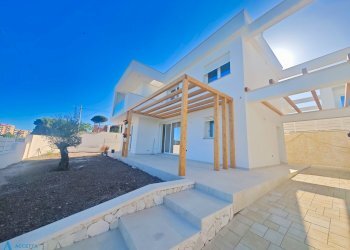 Giardino.jpg - Villa Via Azalee, Taranto - photo 3