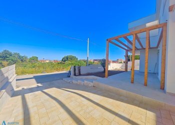 Giardino.jpg - Villa Via Azalee, Taranto - photo 6