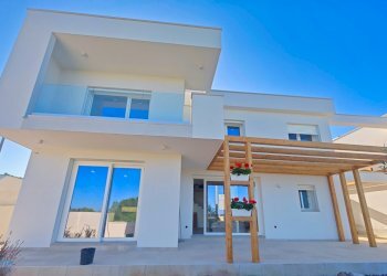 Giardino.jpg - Villa Via Azalee, Taranto - photo 27