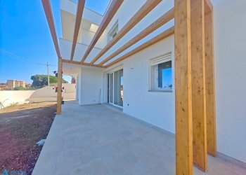 Giardino.jpg - Villa Via Azalee, Taranto - photo 28