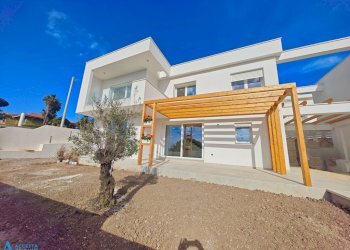 Giardino.jpg - Villa Via Azalee, Taranto - photo 29