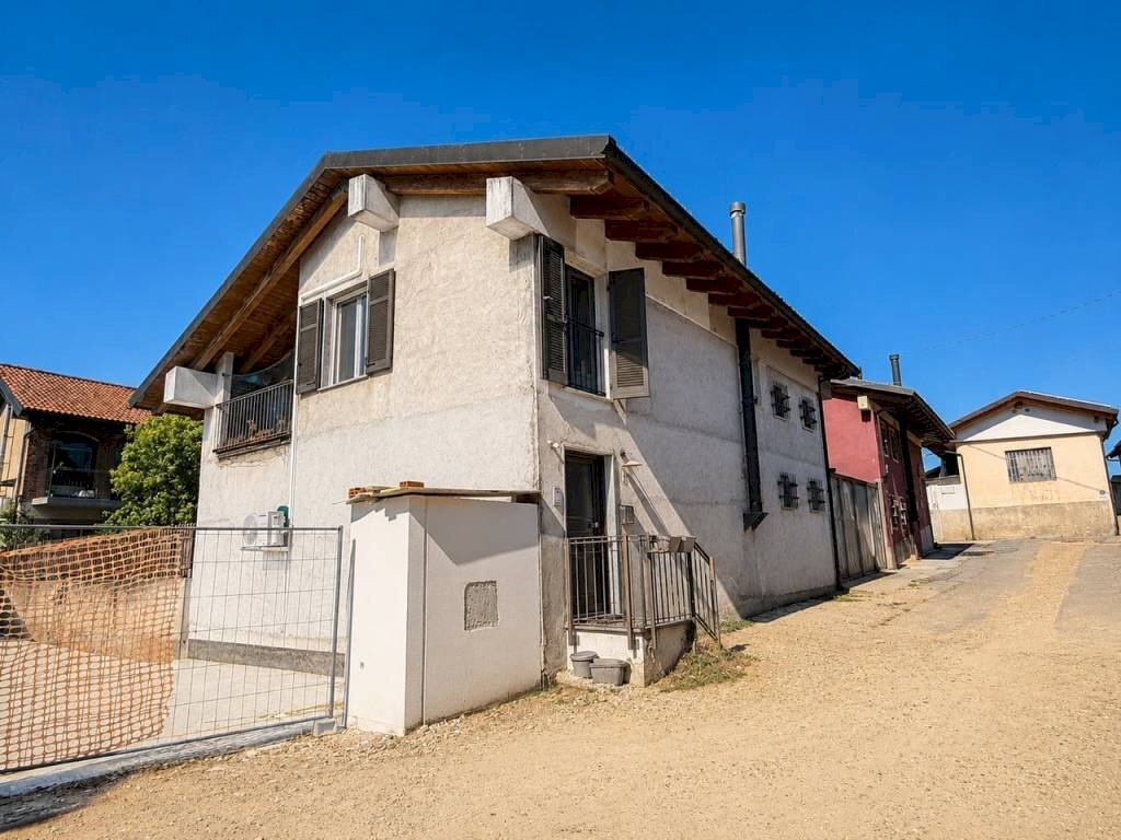 Facciata - Villa vicolo Ritana, 4, Carmagnola - foto 2