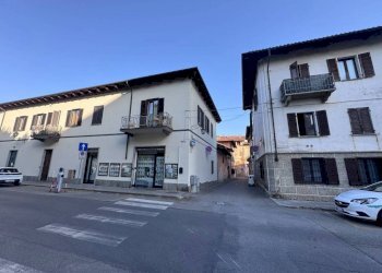 Facciata - Quadrilocale piazza Giuseppe Mazzini, 6, Carmagnola - foto 28