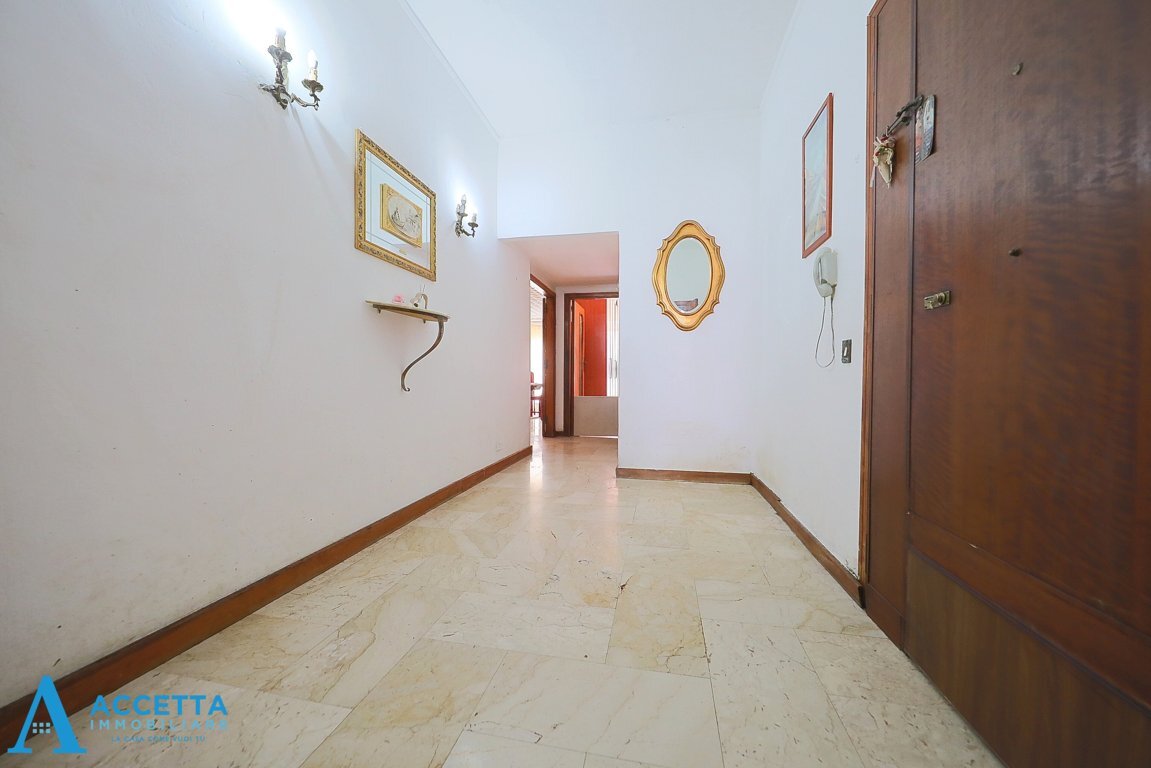 Ingresso - Trilocale Viale Liguria 27, Taranto - foto 3