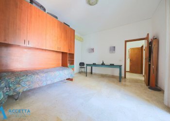 Camera da letto - Trilocale Viale Liguria 27, Taranto - foto 15