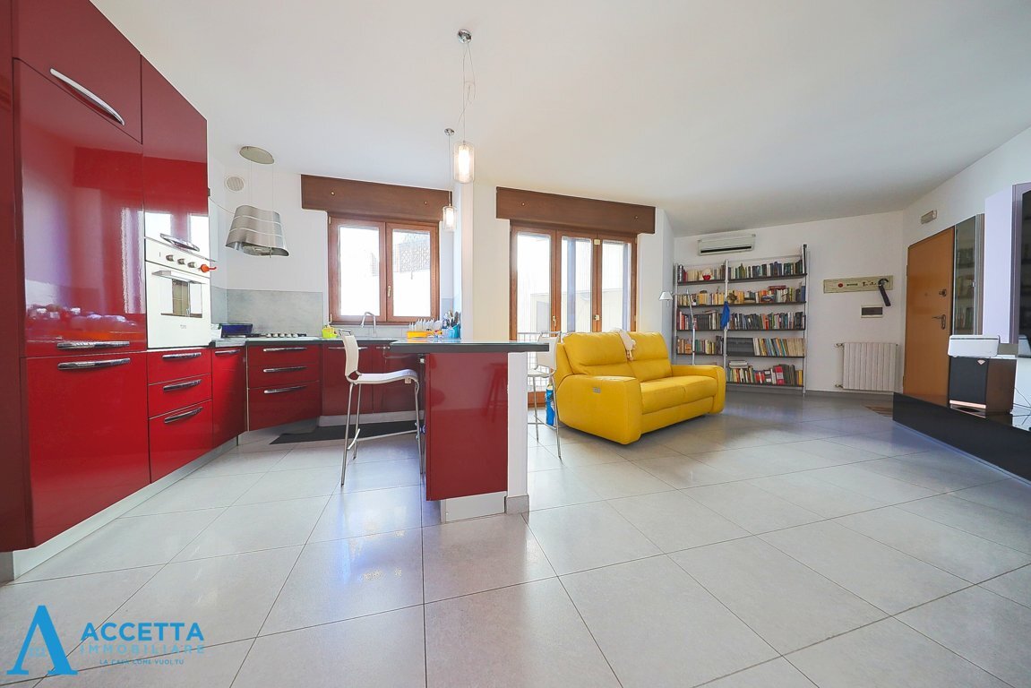 Living - Trilocale Via Speziale 2, Taranto - foto 2