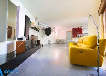 Living - Trilocale Via Speziale 2, Taranto - foto 1