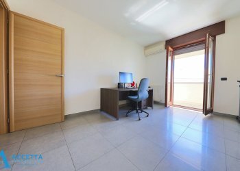 Camera da letto - Trilocale Via Speziale 2, Taranto - foto 15