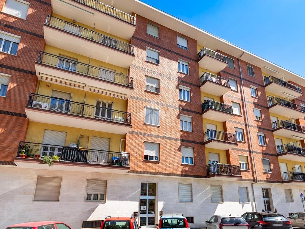Three-room apartment Via II Giugno, Beinasco - photo 1