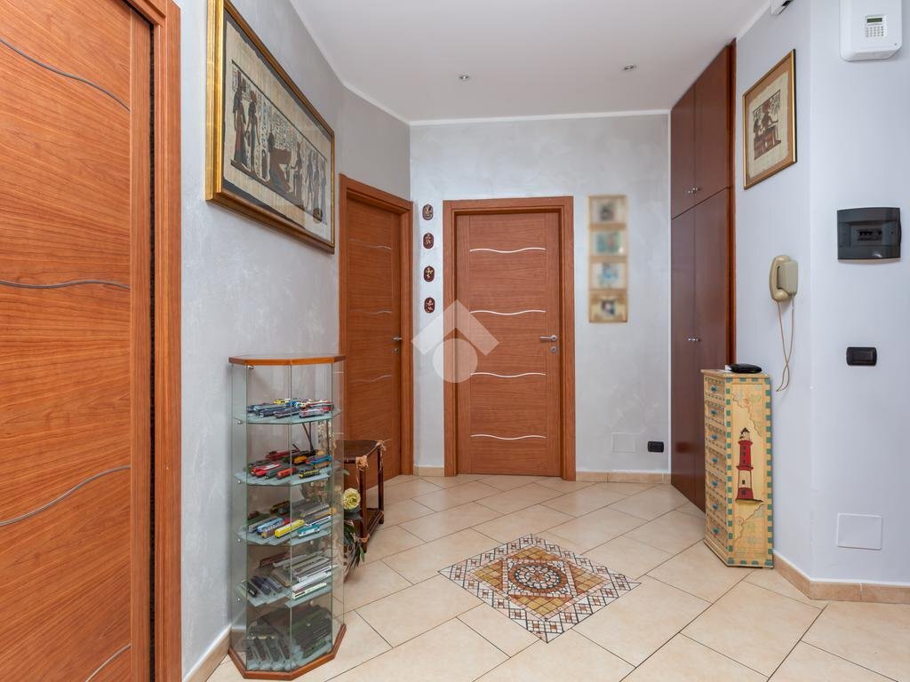 Three-room apartment Via II Giugno, Beinasco - photo 2