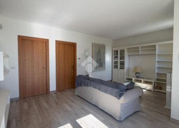 Four-room apartment Strada della Marca, Castagneto Po - photo 13