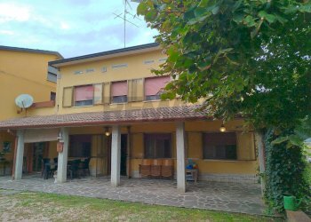 Villa Via Romana, 109 
 Medolla, Medolla - foto 1