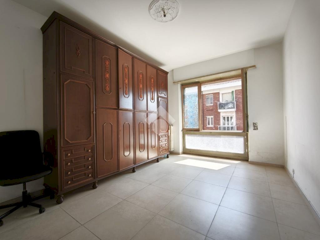 Three-room apartment Via Sandro Botticelli, Torino (neighborhood Regio Parco) - photo 3