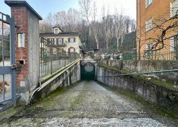 Parking space Corso Quintino Sella, Torino (neighborhood Madonna del Pilone) - photo 4