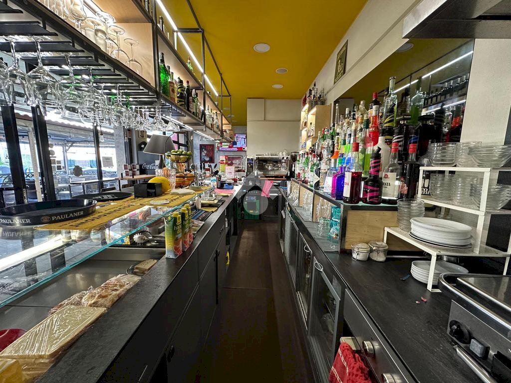 Attività Commerciale Via Nizza, Genova (zona Albaro) - foto 2