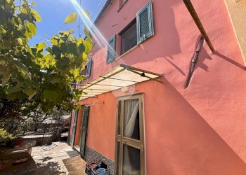 Semi-detached house Via Canneto di Apparizione, Genova (neighborhood Apparizione) - photo 1