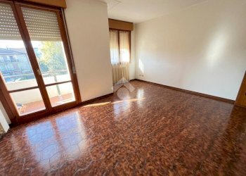 Four-room apartment Via Rodolfo Morandi, Torrile - photo 3