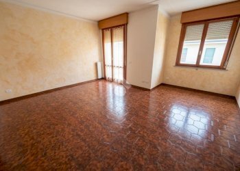 Four-room apartment Via Rodolfo Morandi, Torrile - photo 4