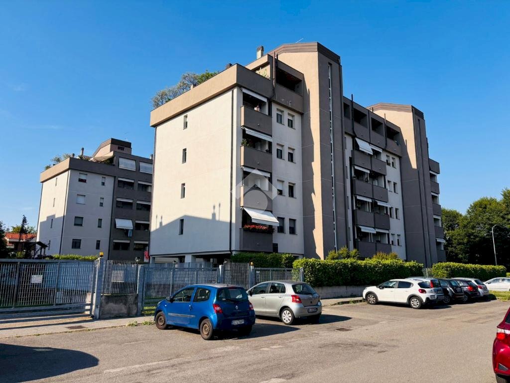 Trilocale Via S. Pio X, Rho - foto 1