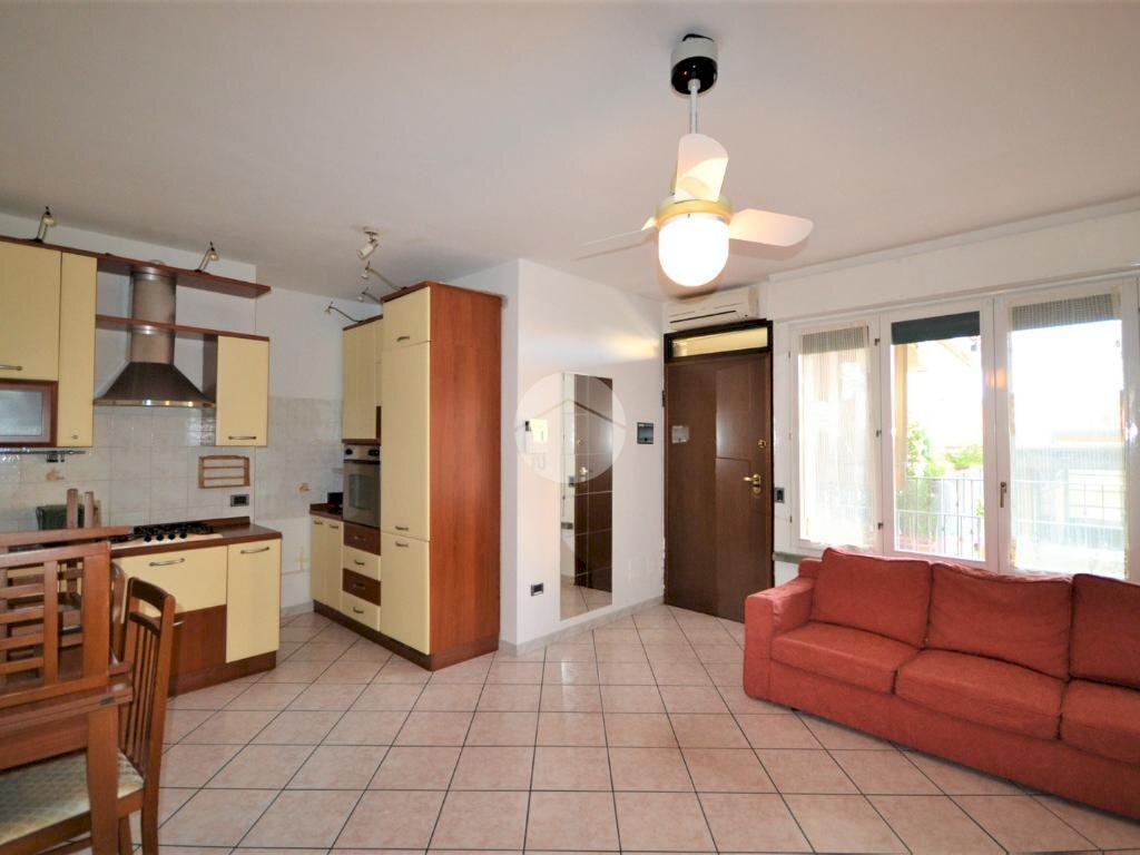 Two-room apartment Piazza Camillo Benso Conte di Cavour, Sedriano - photo 1