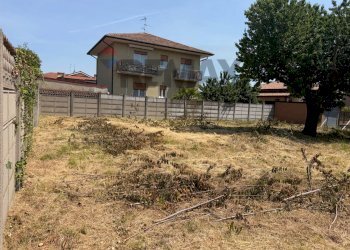 Casa all\'aperto - Terreno edificabile via Calabria
2/4, Lainate - foto 6