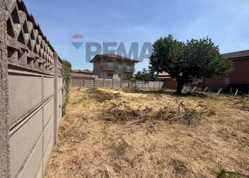 Casa all\'aperto - Terreno edificabile via Calabria
2/4, Lainate - foto 7
