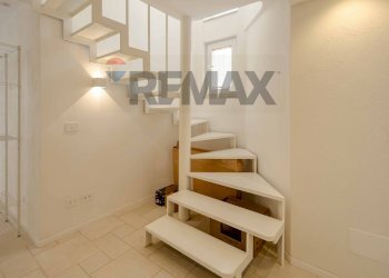 Scale - Villa Via Carlo  Giancaspro
 
8-10, Bari - photo 21
