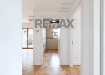 Hall / corridoio - Three-room apartment via Ischia
 
46, Monterotondo - photo 12