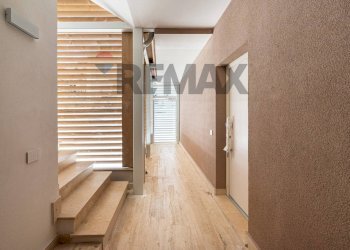 Hall / corridoio - Three-room apartment via Ischia
 
46, Monterotondo - photo 31