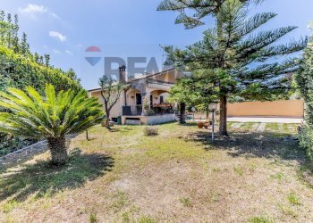 Giardino - Semi-detached house Viale Di Castel Porziano
334, Roma - photo 3