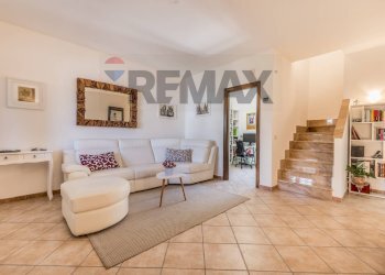 Soggiorno - Semi-detached house Viale Di Castel Porziano
334, Roma - photo 11