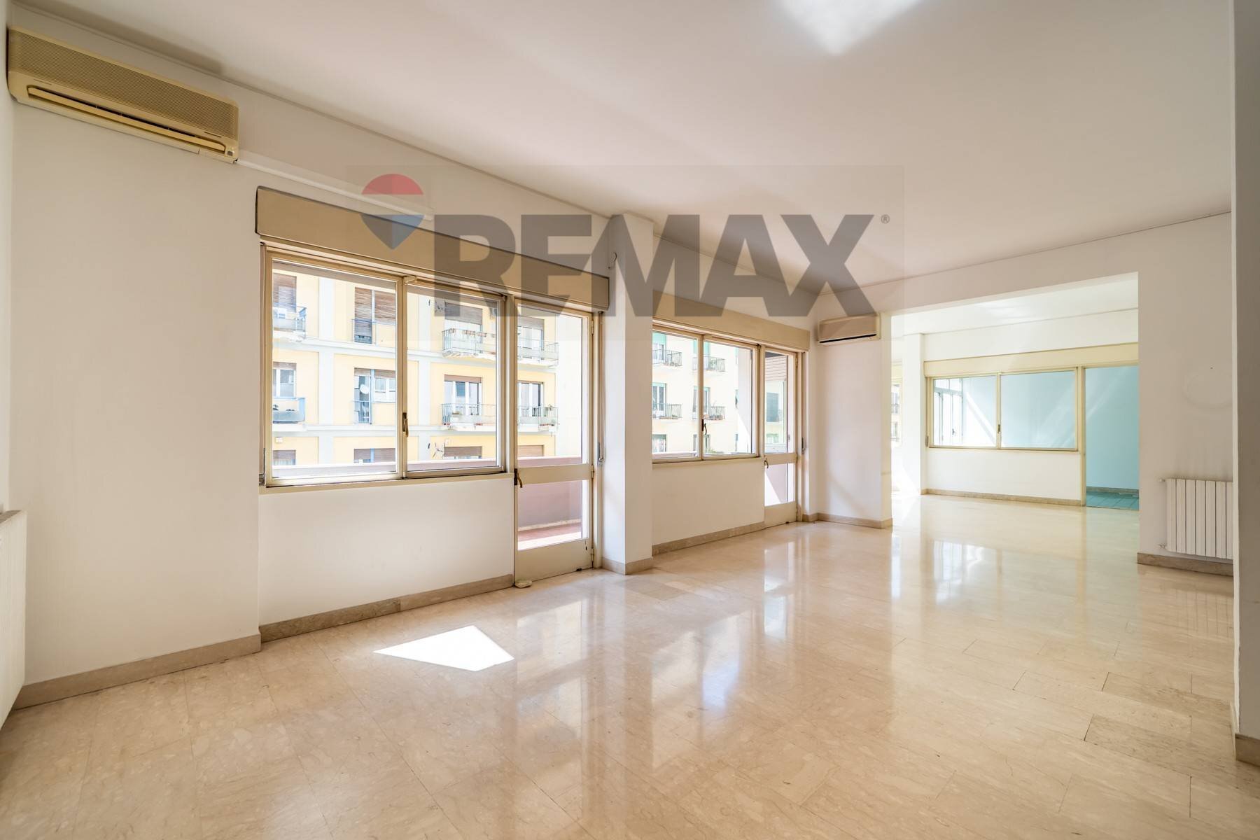 triplo salone - Apartment Via Simone Cuccia
 
1, Palermo - photo 2