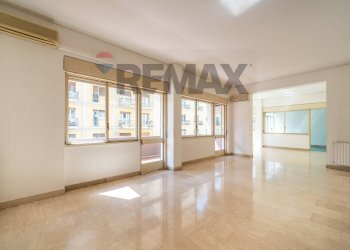 triplo salone - Apartment Via Simone Cuccia
1, Palermo - photo 2