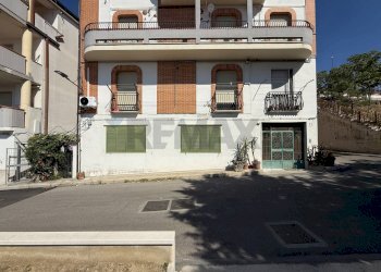 Edificio all\'aperto - Semi-detached house vico matera, Grassano - photo 1