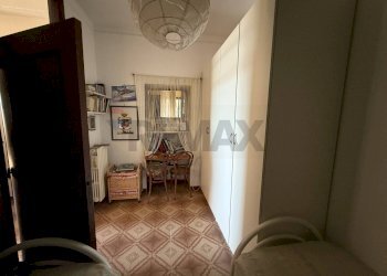 Hall / corridoio - Semi-detached house vico matera, Grassano - photo 13