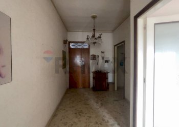Hall / corridoio - Apartment Santeramo in Colle - photo 1