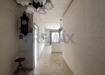 Hall / corridoio - Apartment Santeramo in Colle - photo 2