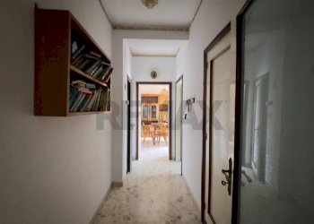 Hall / corridoio - Apartment Santeramo in Colle - photo 3