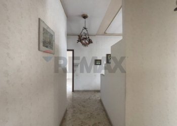 Hall / corridoio - Apartment Santeramo in Colle - photo 18