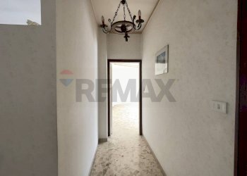 Hall / corridoio - Apartment Santeramo in Colle - photo 19