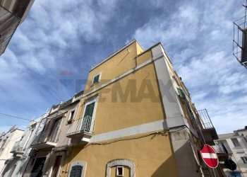 Edificio all\'aperto - Apartment Santeramo in Colle - photo 1