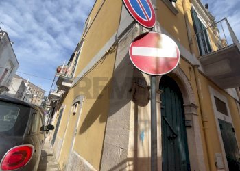 Edificio all\'aperto - Apartment Santeramo in Colle - photo 2
