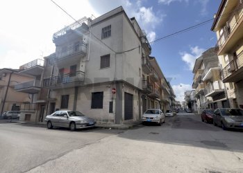 Edificio all\'aperto - Apartment Santeramo in Colle - photo 1