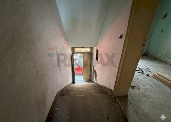 Hall / corridoio - Semi-detached house via filzi, Grassano - photo 4