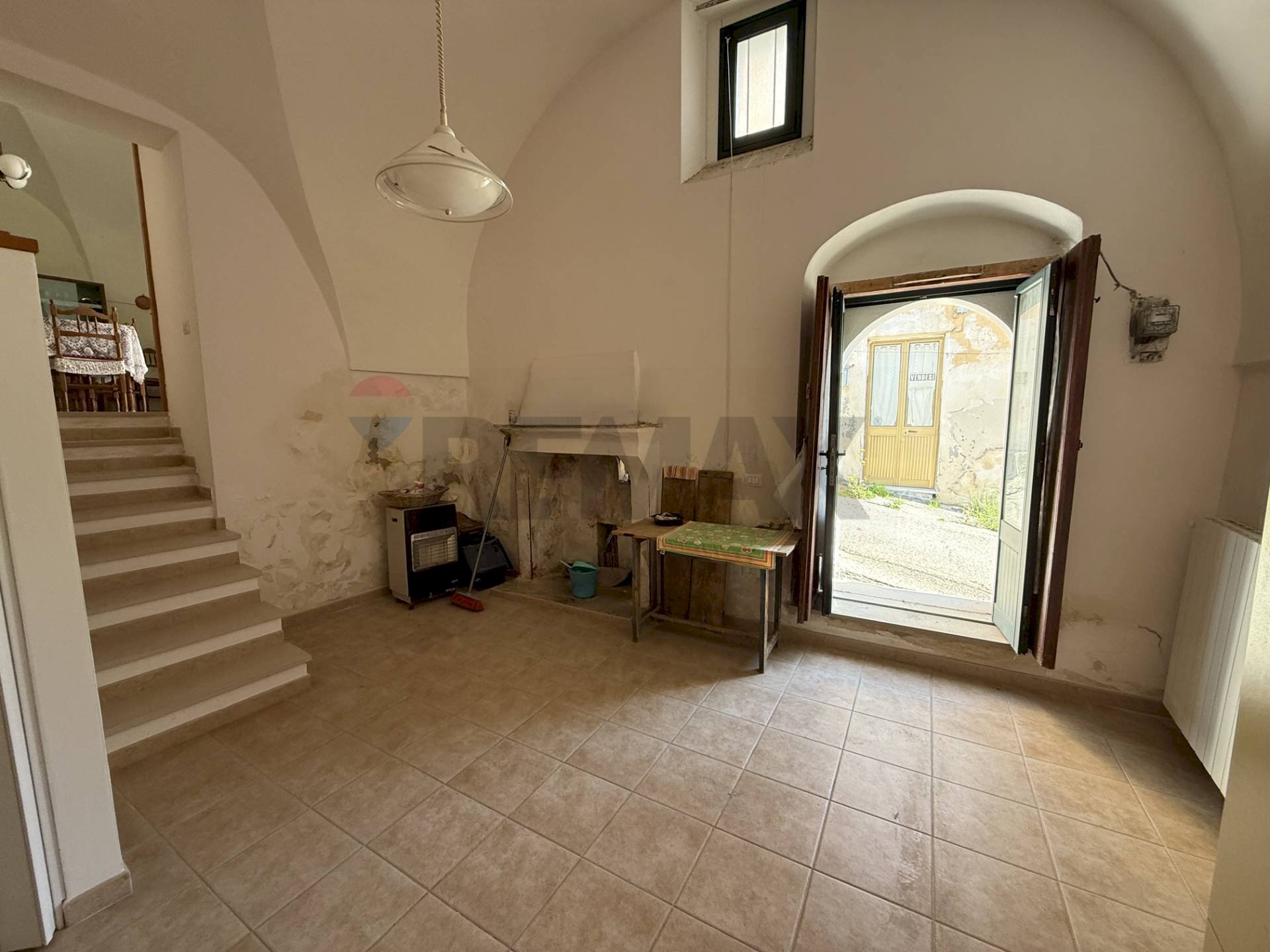 Stanza vuota - Casa semi indipendente vico primo monteoliveto
27, Grassano - foto 2