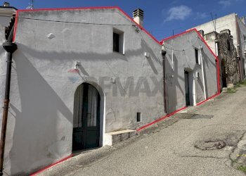 Casa all\'aperto - Semi-detached house vico primo monteoliveto
 
27, Grassano - photo 1
