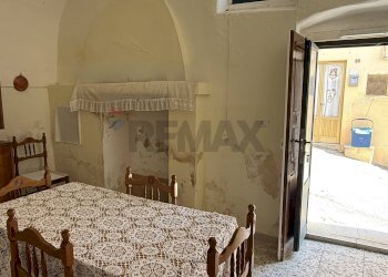 Sala da pranzo - Semi-detached house vico primo monteoliveto
 
27, Grassano - photo 5