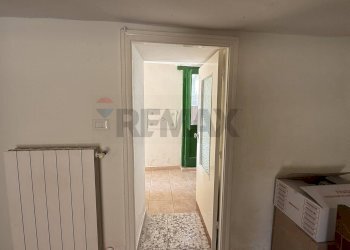 Hall / corridoio - Semi-detached house vico primo monteoliveto
 
27, Grassano - photo 8